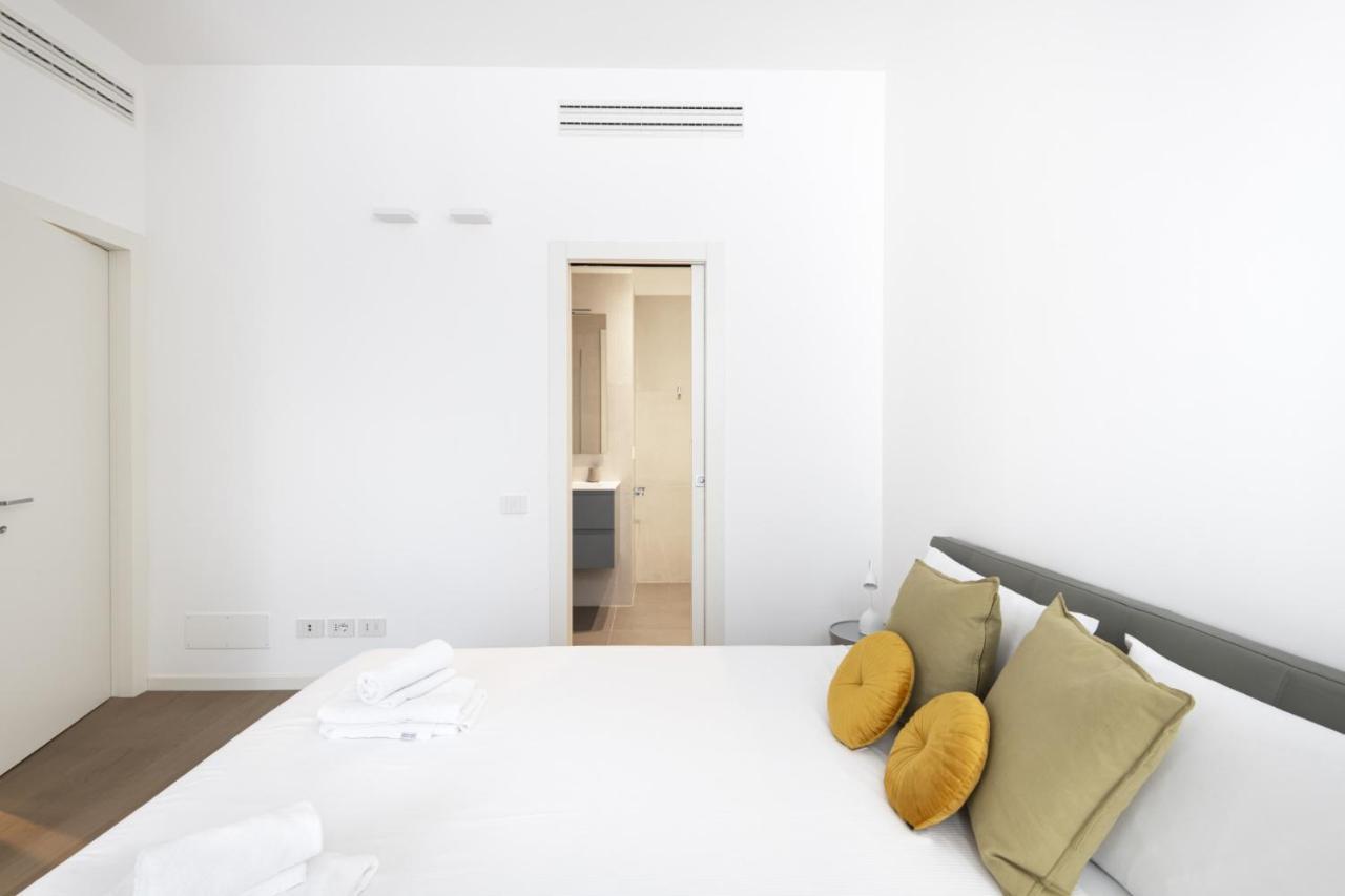 Easylife - Lussuosa Dimora Con Rooftop Condominiale Vista Duomo Milão Exterior foto